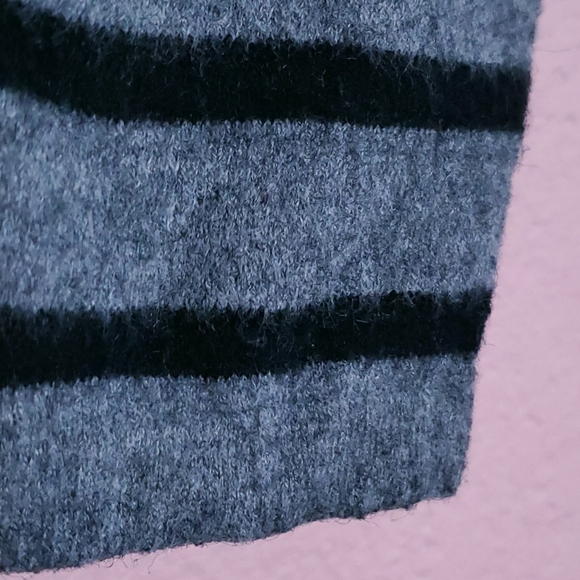 Brandy Melville Striped Pullover Crewneck Sweater - Picture 5 of 13
